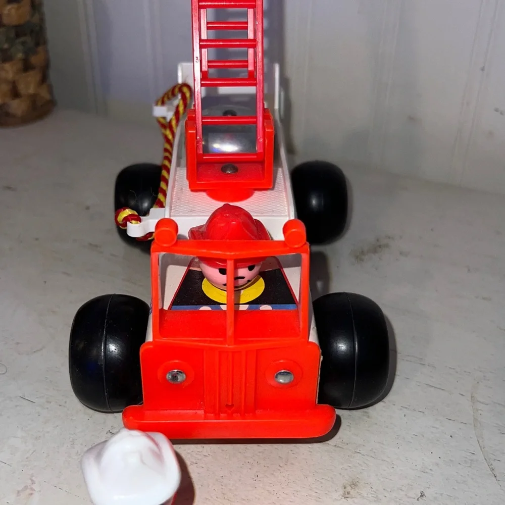1968 Vintage Fisher Price Wood Little People 720 Fire Engine